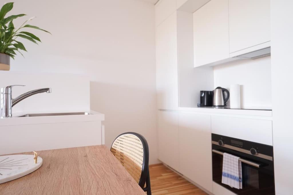 Bright & Wonderful Apartment At Oberlaa Therme Відень Екстер'єр фото